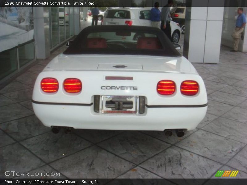 White / Red 1990 Chevrolet Corvette Convertible