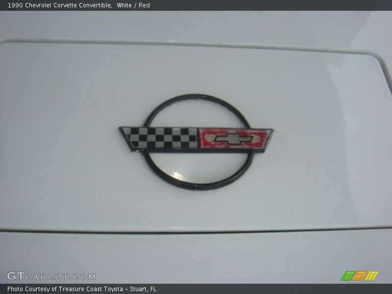 White / Red 1990 Chevrolet Corvette Convertible