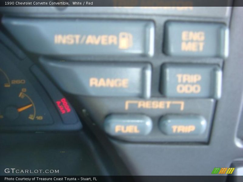 White / Red 1990 Chevrolet Corvette Convertible