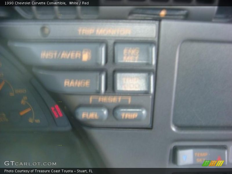 White / Red 1990 Chevrolet Corvette Convertible