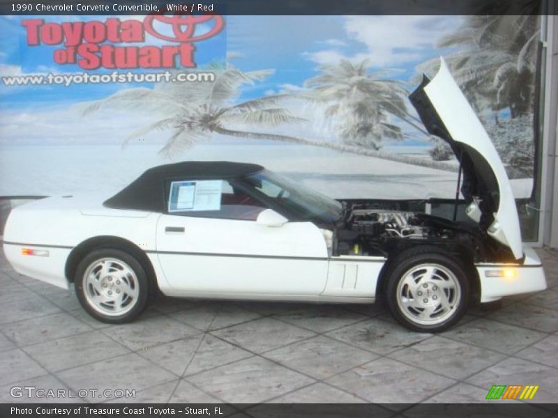 White / Red 1990 Chevrolet Corvette Convertible