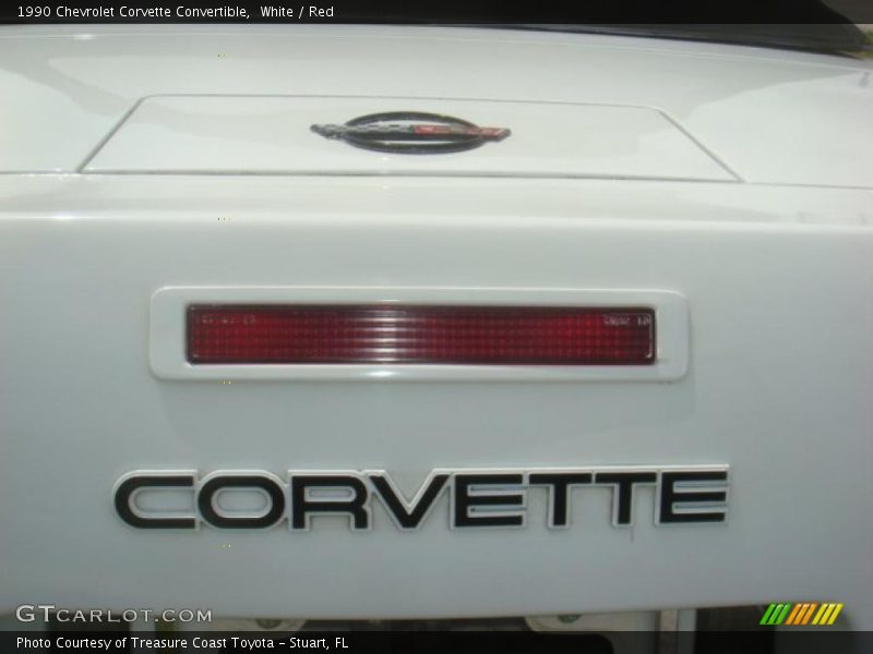 White / Red 1990 Chevrolet Corvette Convertible