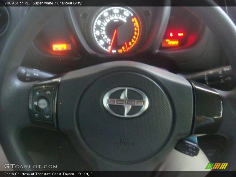 Super White / Charcoal Gray 2009 Scion xD