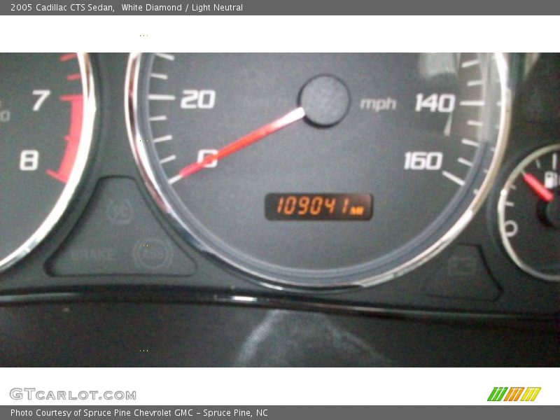 White Diamond / Light Neutral 2005 Cadillac CTS Sedan