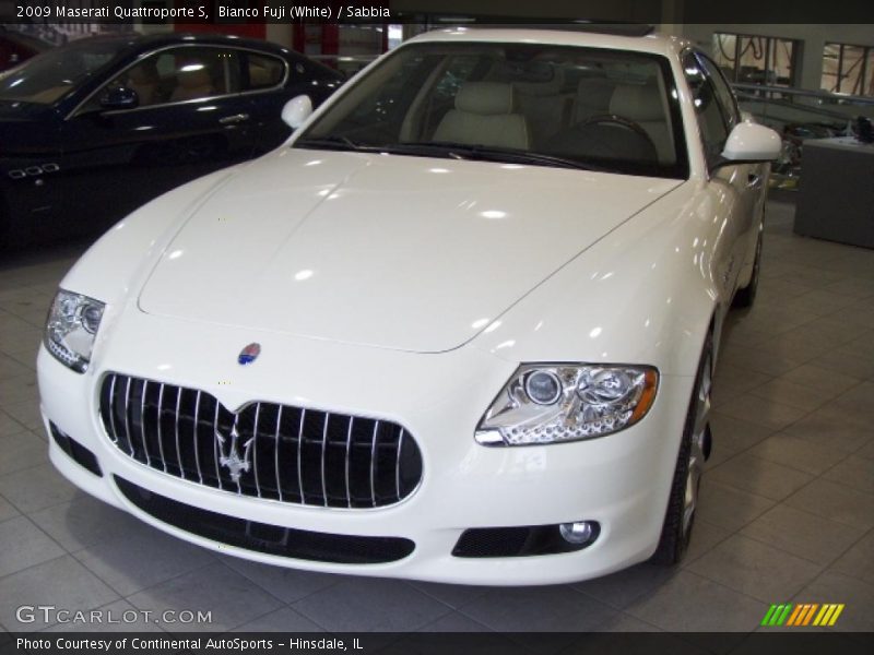 Bianco Fuji (White) / Sabbia 2009 Maserati Quattroporte S