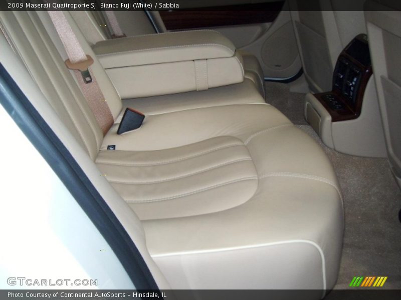 Bianco Fuji (White) / Sabbia 2009 Maserati Quattroporte S