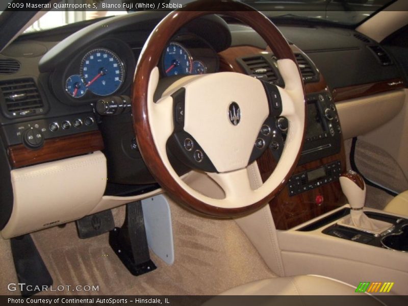 Bianco Fuji (White) / Sabbia 2009 Maserati Quattroporte S
