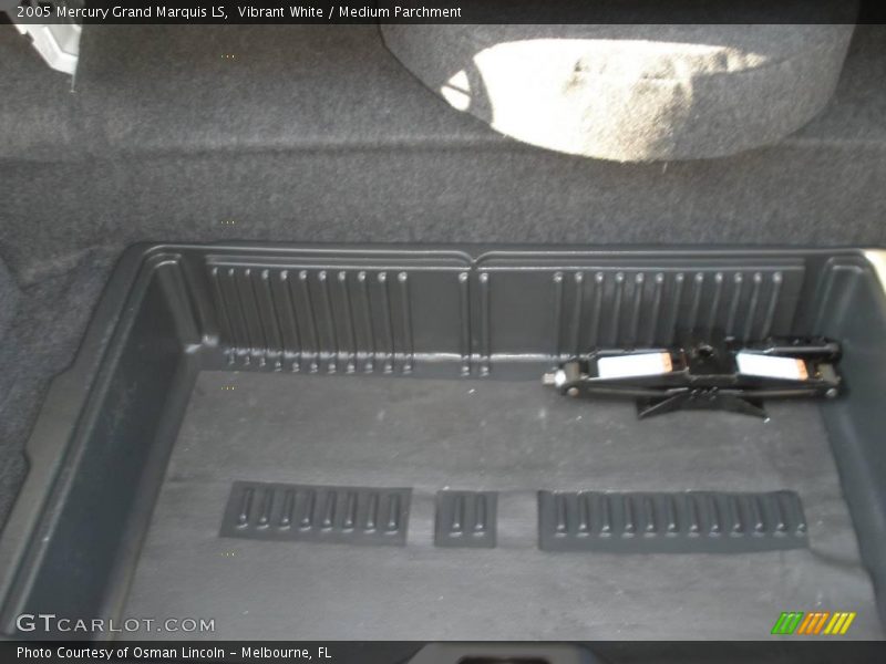 Vibrant White / Medium Parchment 2005 Mercury Grand Marquis LS