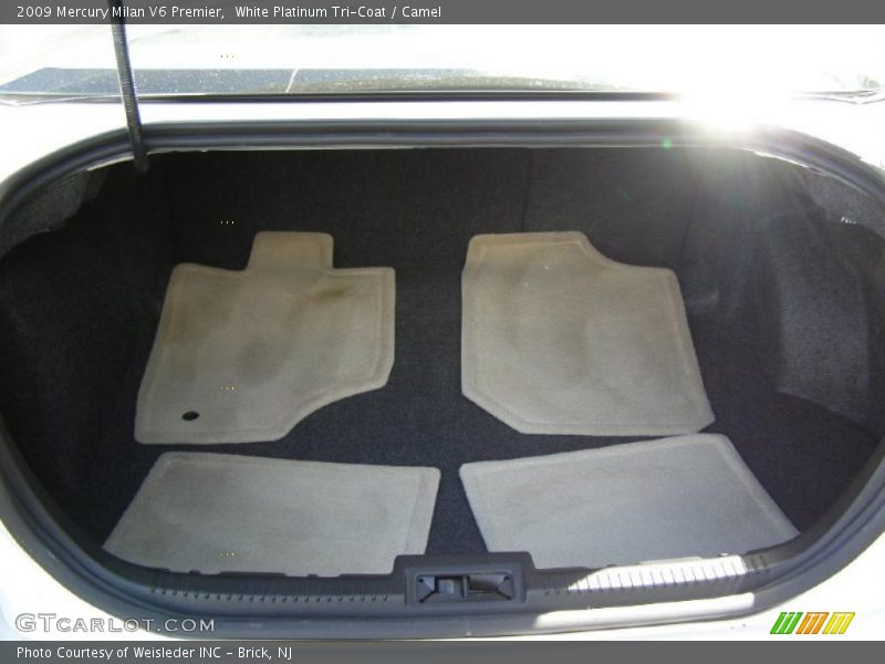 White Platinum Tri-Coat / Camel 2009 Mercury Milan V6 Premier