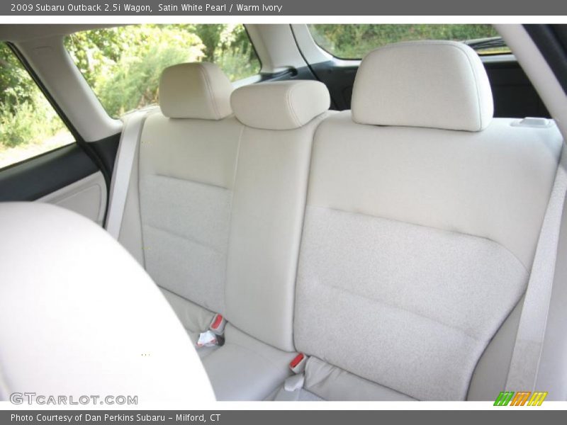 Satin White Pearl / Warm Ivory 2009 Subaru Outback 2.5i Wagon