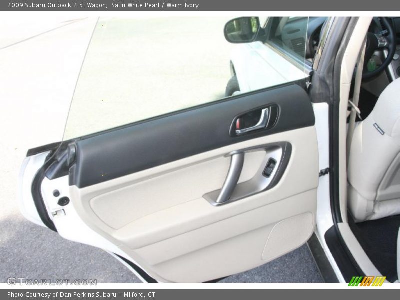 Satin White Pearl / Warm Ivory 2009 Subaru Outback 2.5i Wagon