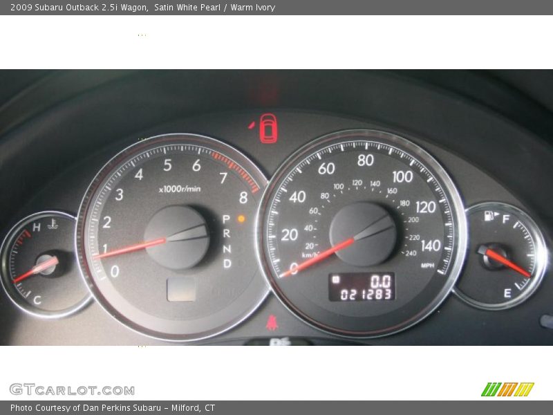 Satin White Pearl / Warm Ivory 2009 Subaru Outback 2.5i Wagon