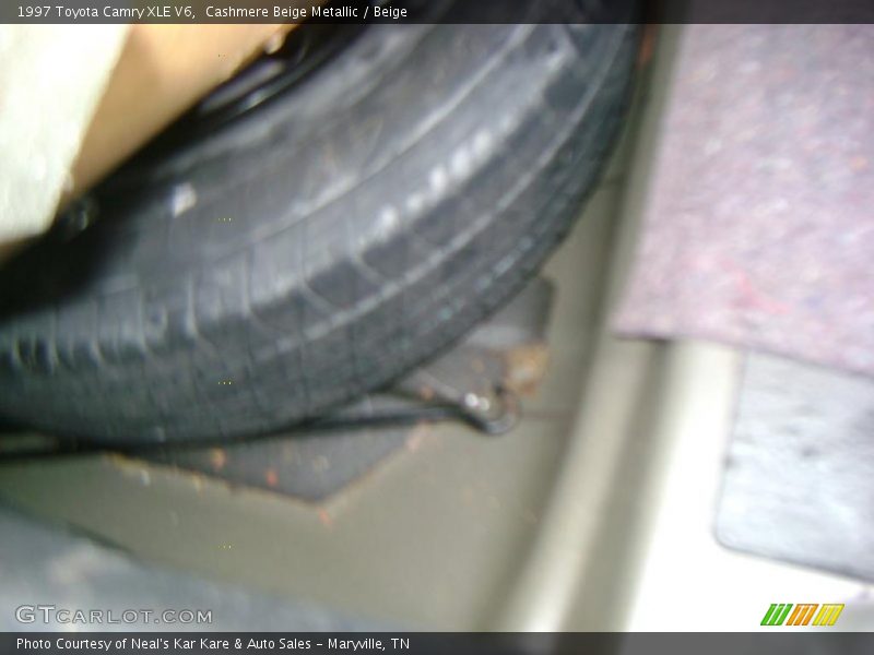 Cashmere Beige Metallic / Beige 1997 Toyota Camry XLE V6