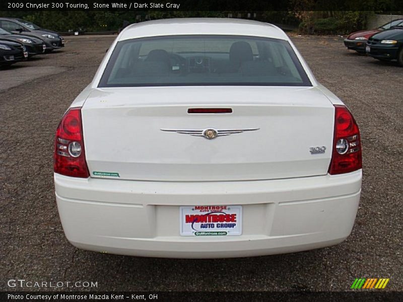 Stone White / Dark Slate Gray 2009 Chrysler 300 Touring