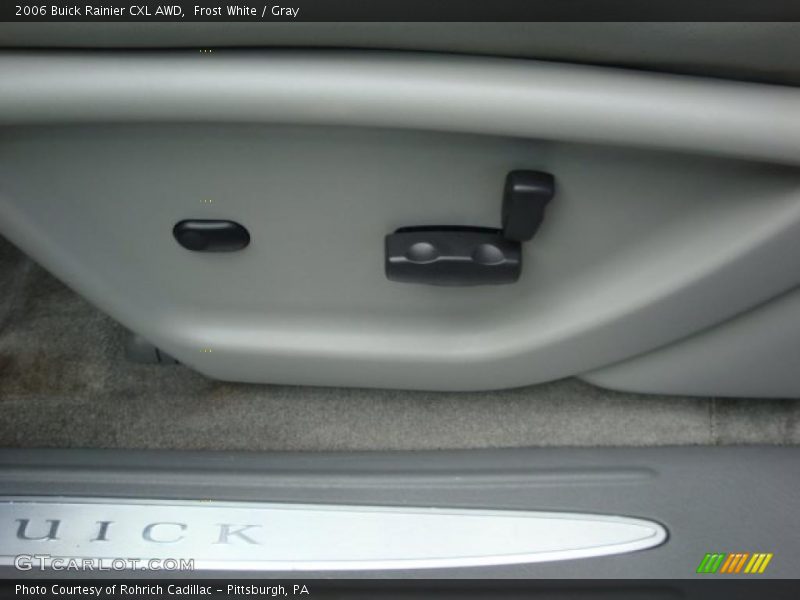 Frost White / Gray 2006 Buick Rainier CXL AWD