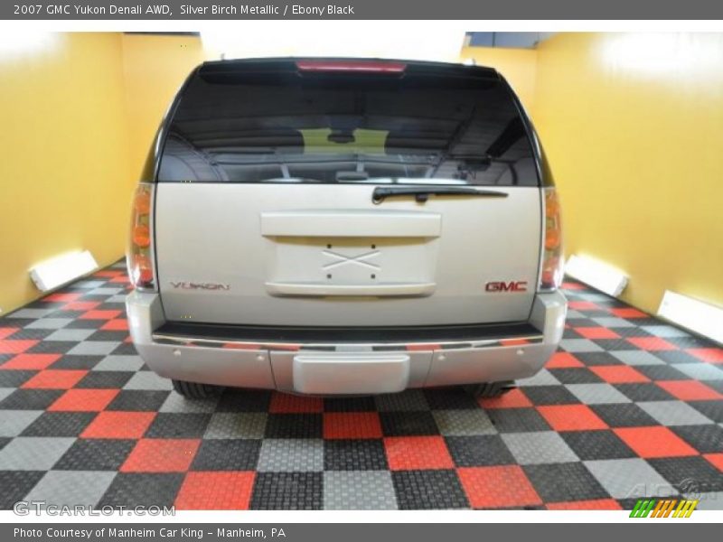 Silver Birch Metallic / Ebony Black 2007 GMC Yukon Denali AWD