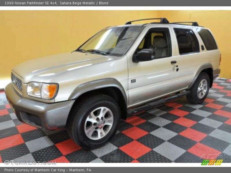 Sahara Beige Metallic / Blond 1999 Nissan Pathfinder SE 4x4