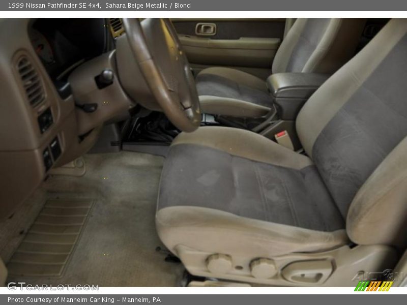 Sahara Beige Metallic / Blond 1999 Nissan Pathfinder SE 4x4