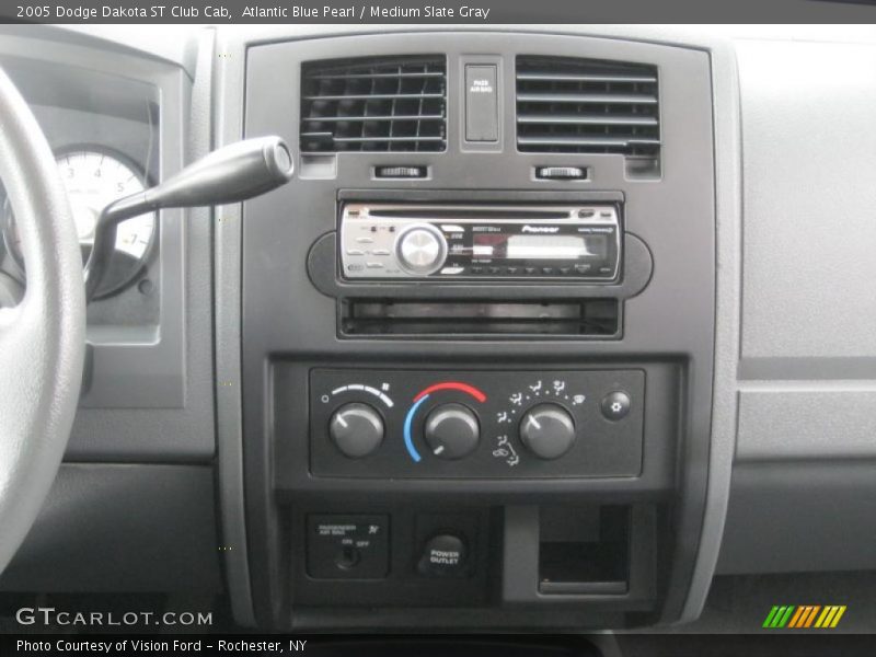 Atlantic Blue Pearl / Medium Slate Gray 2005 Dodge Dakota ST Club Cab