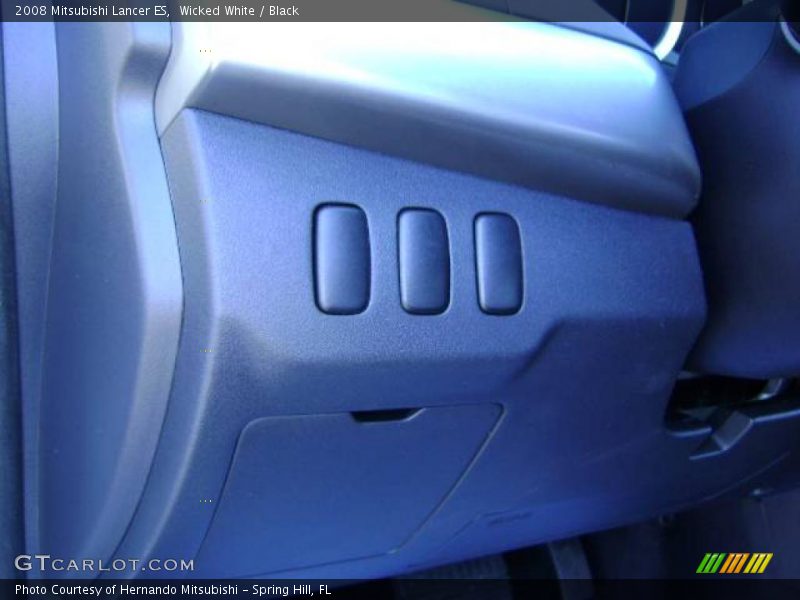 Wicked White / Black 2008 Mitsubishi Lancer ES