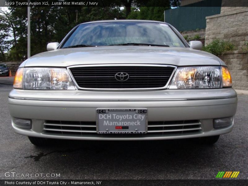 Lunar Mist Metallic / Ivory 1999 Toyota Avalon XLS