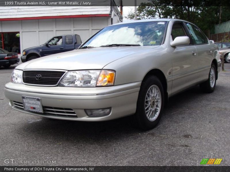 Lunar Mist Metallic / Ivory 1999 Toyota Avalon XLS