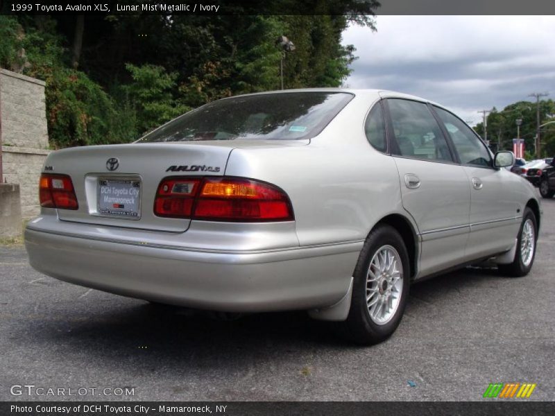 Lunar Mist Metallic / Ivory 1999 Toyota Avalon XLS