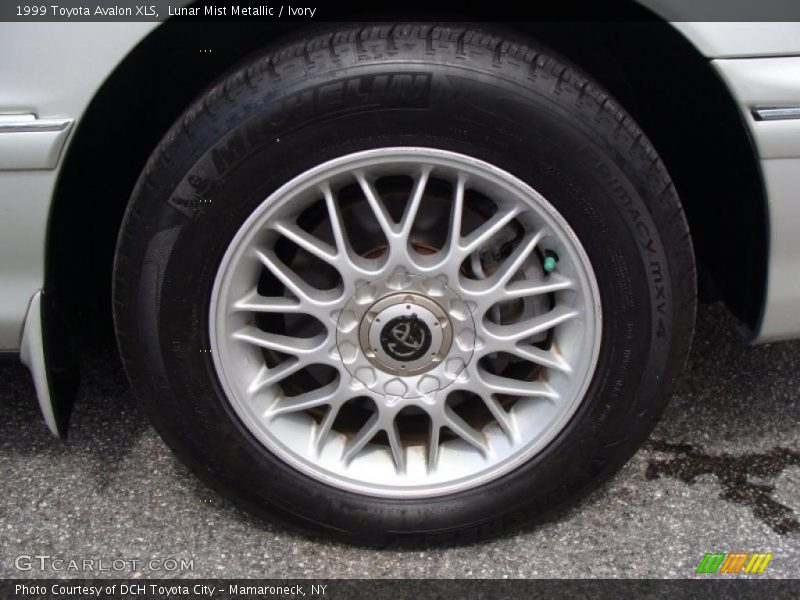 Lunar Mist Metallic / Ivory 1999 Toyota Avalon XLS
