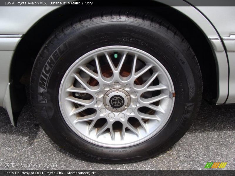 Lunar Mist Metallic / Ivory 1999 Toyota Avalon XLS