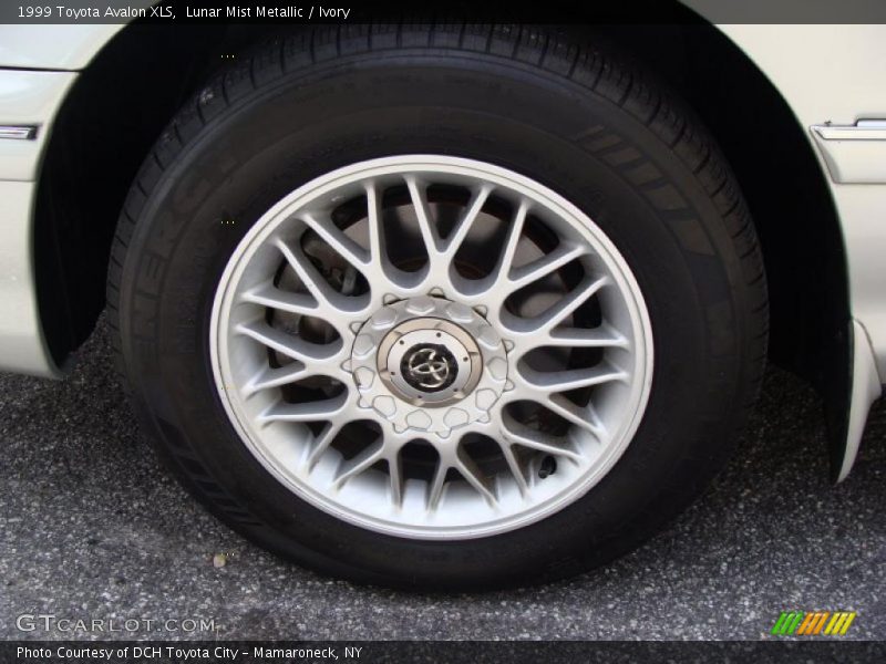Lunar Mist Metallic / Ivory 1999 Toyota Avalon XLS