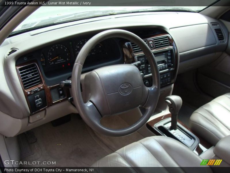 Lunar Mist Metallic / Ivory 1999 Toyota Avalon XLS