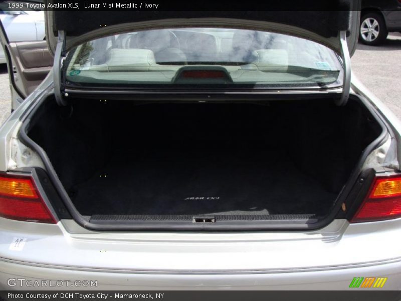 Lunar Mist Metallic / Ivory 1999 Toyota Avalon XLS