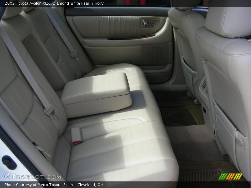 Diamond White Pearl / Ivory 2003 Toyota Avalon XLS