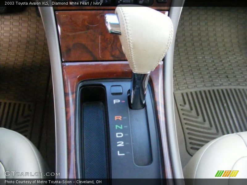 Diamond White Pearl / Ivory 2003 Toyota Avalon XLS