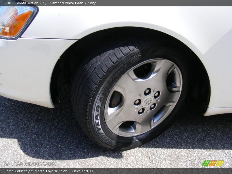 Diamond White Pearl / Ivory 2003 Toyota Avalon XLS