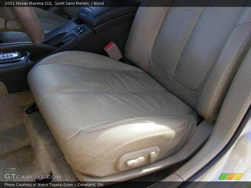 Sunlit Sand Metallic / Blond 2001 Nissan Maxima GLE