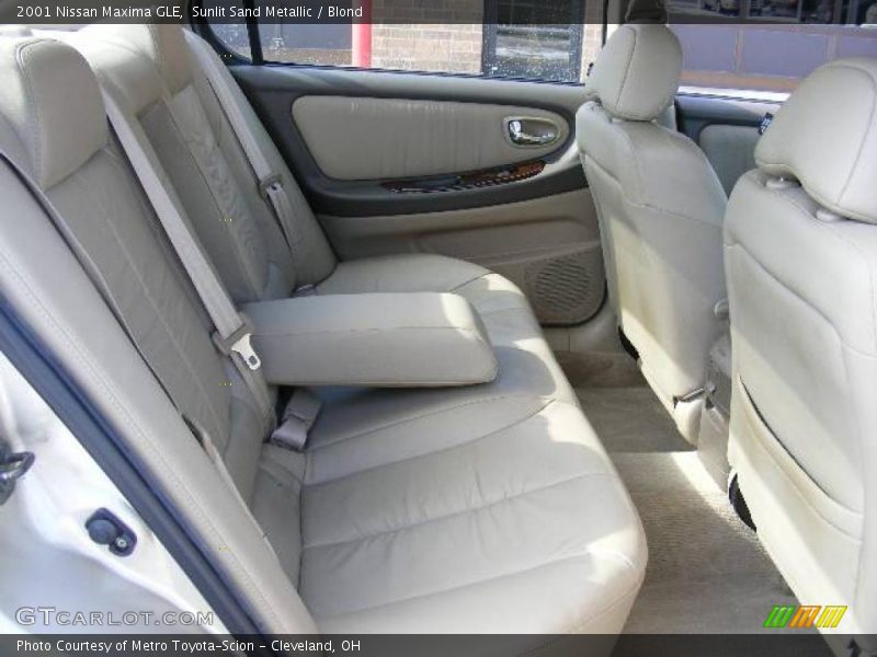 Sunlit Sand Metallic / Blond 2001 Nissan Maxima GLE