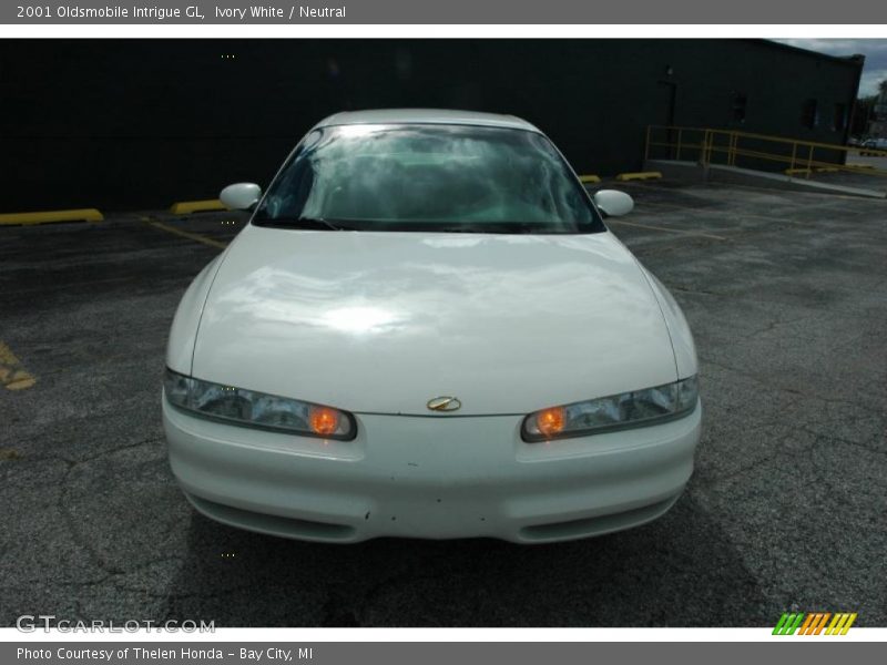 Ivory White / Neutral 2001 Oldsmobile Intrigue GL
