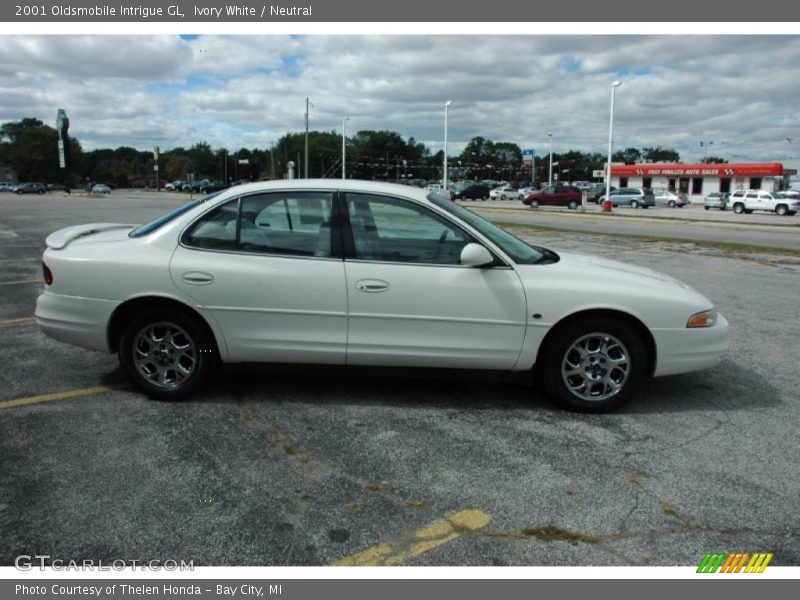 Ivory White / Neutral 2001 Oldsmobile Intrigue GL