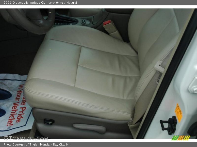 Ivory White / Neutral 2001 Oldsmobile Intrigue GL