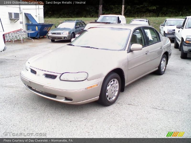 Sand Beige Metallic / Neutral 1999 Oldsmobile Cutlass GL