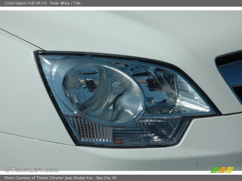 Polar White / Tan 2009 Saturn VUE XR V6