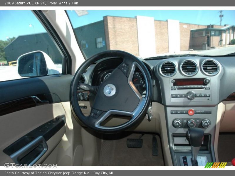Polar White / Tan 2009 Saturn VUE XR V6
