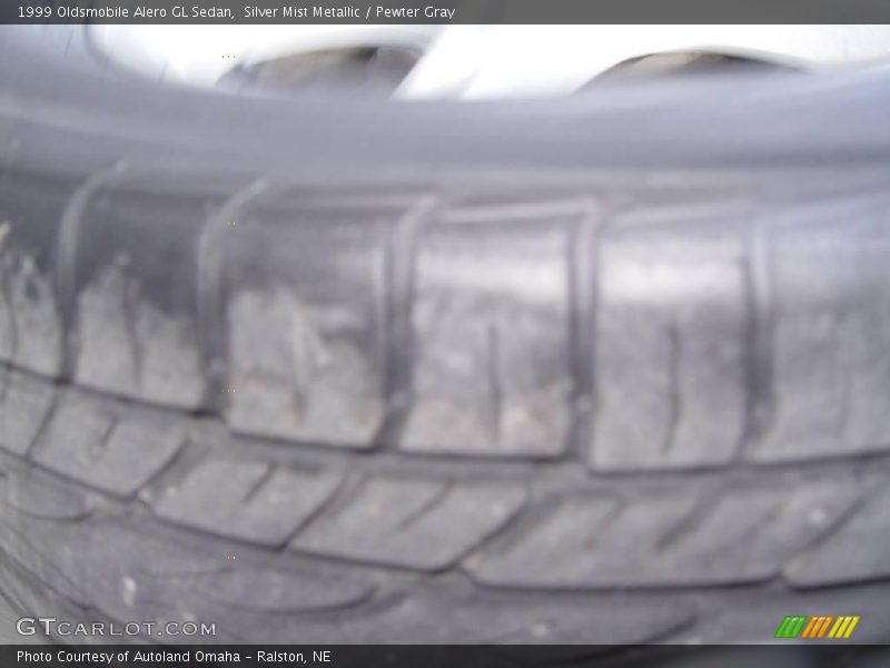 Silver Mist Metallic / Pewter Gray 1999 Oldsmobile Alero GL Sedan