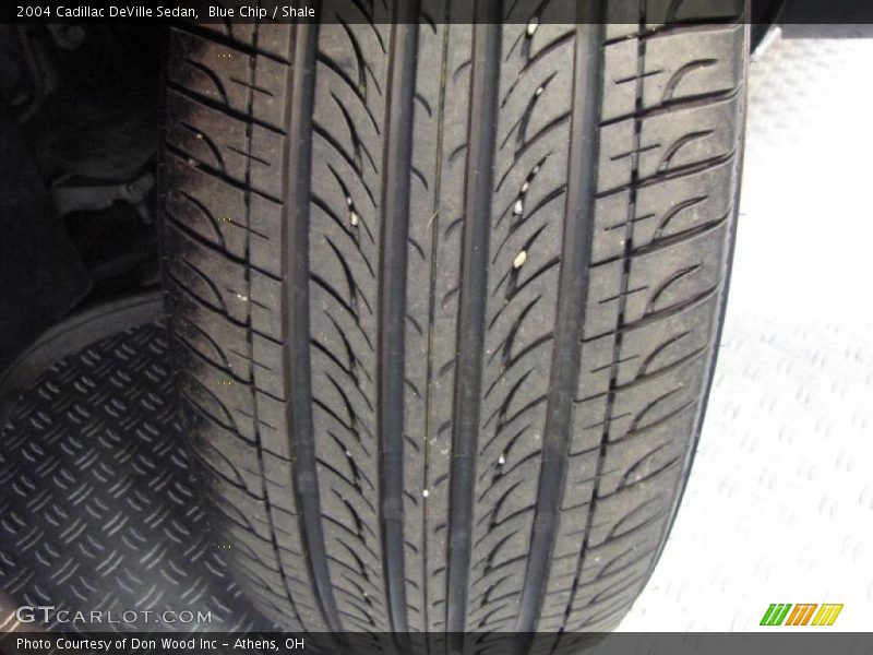 Blue Chip / Shale 2004 Cadillac DeVille Sedan