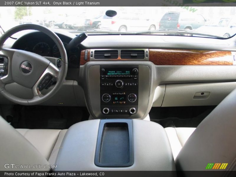 Onyx Black / Light Titanium 2007 GMC Yukon SLT 4x4