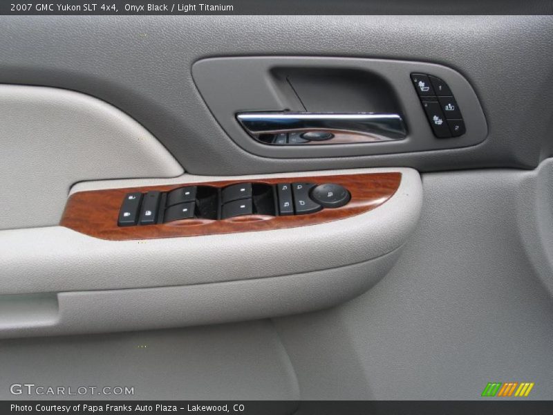 Onyx Black / Light Titanium 2007 GMC Yukon SLT 4x4