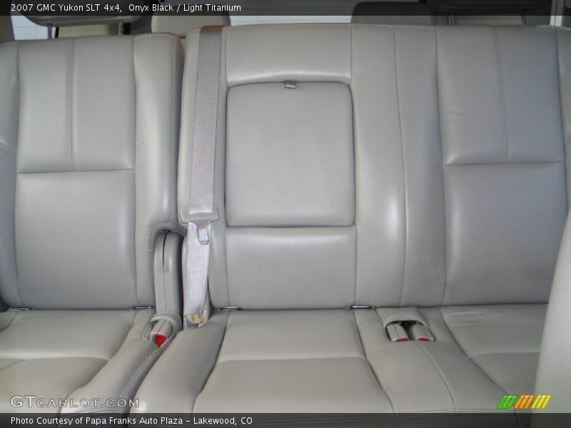 Onyx Black / Light Titanium 2007 GMC Yukon SLT 4x4