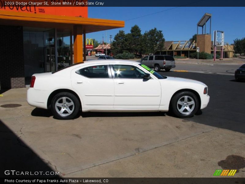 Stone White / Dark Slate Gray 2009 Dodge Charger SE