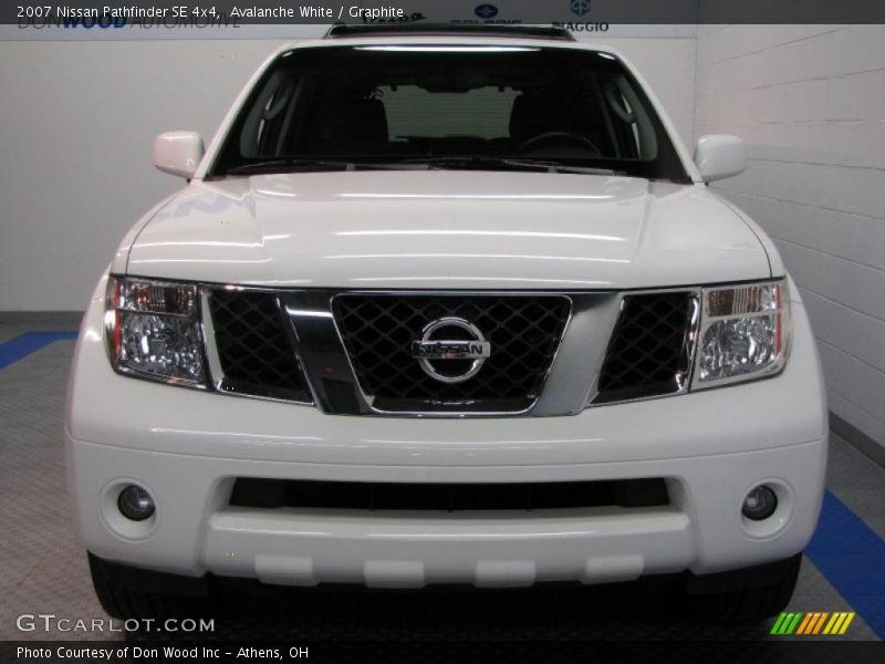 Avalanche White / Graphite 2007 Nissan Pathfinder SE 4x4